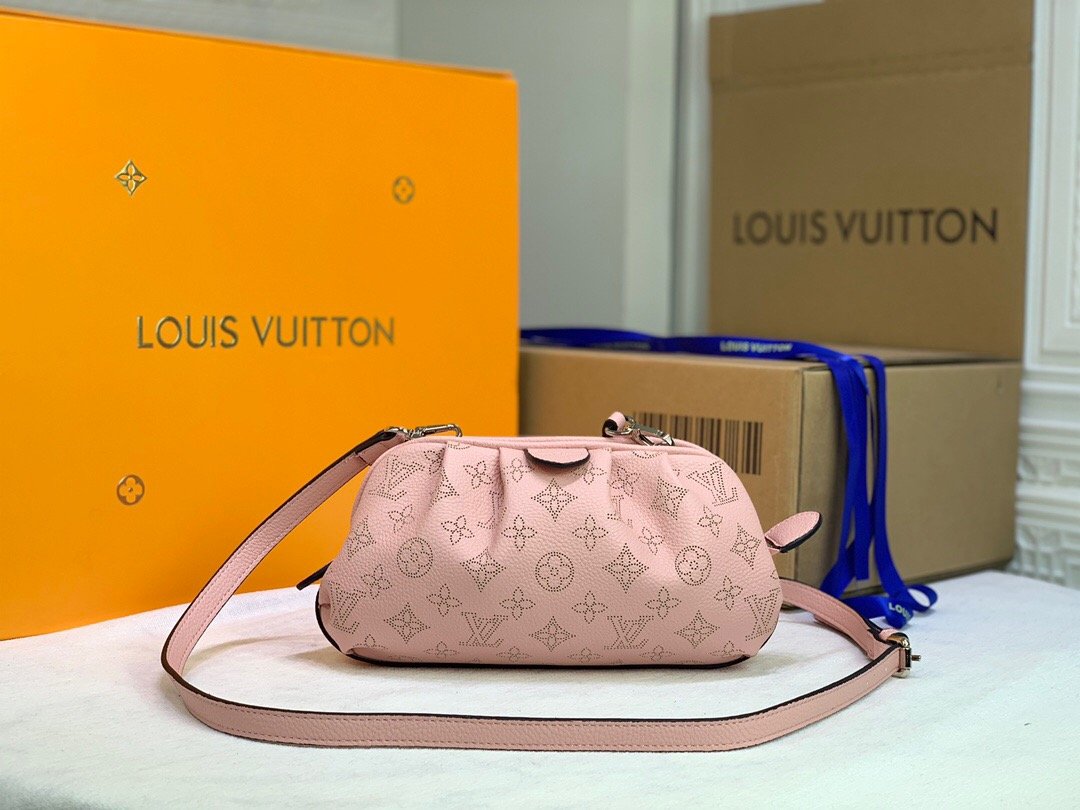 EN - New 1:1 rep  Bags LUV 123