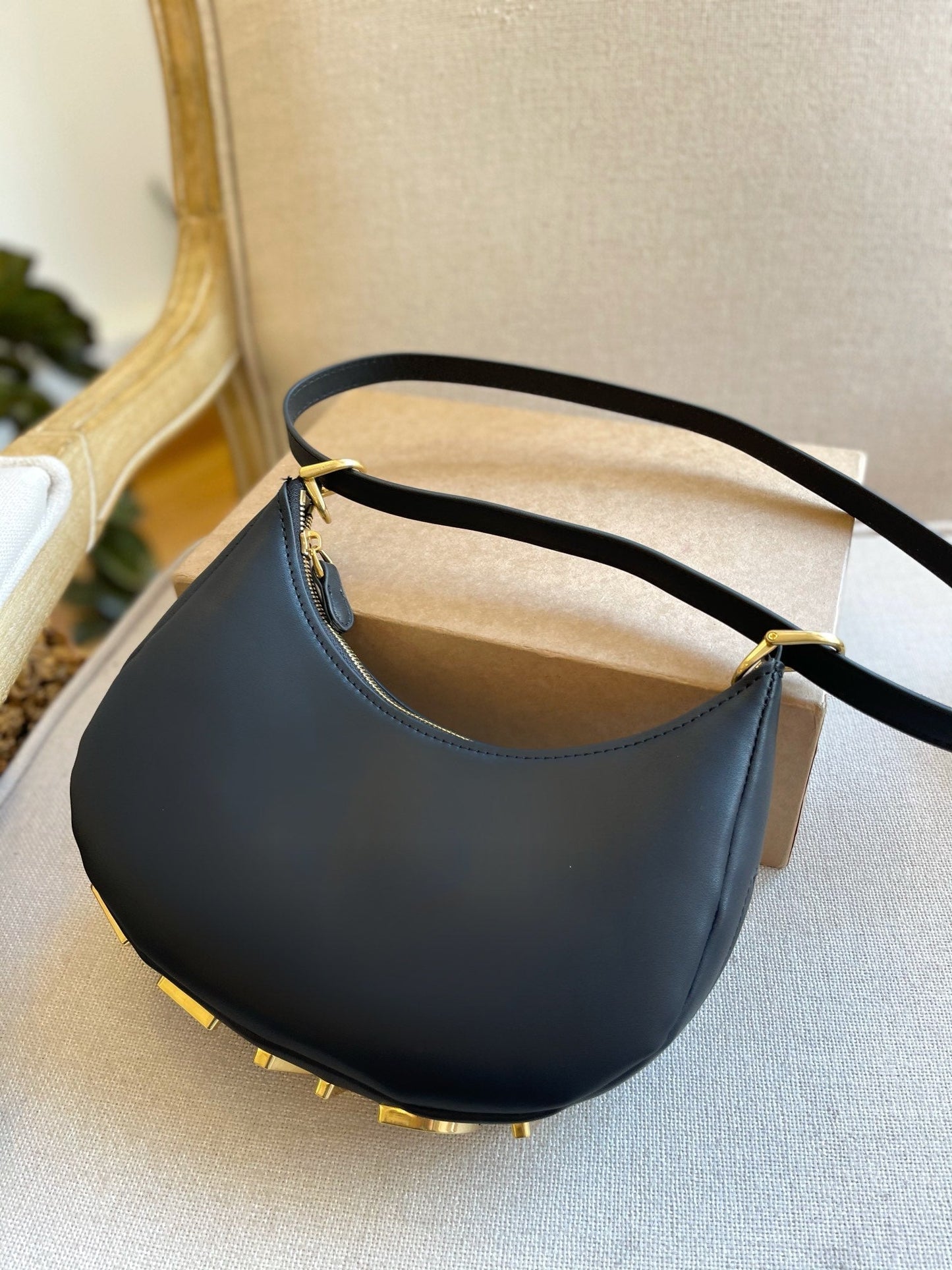 EN - New 1:1 rep  Bags FEI 256
