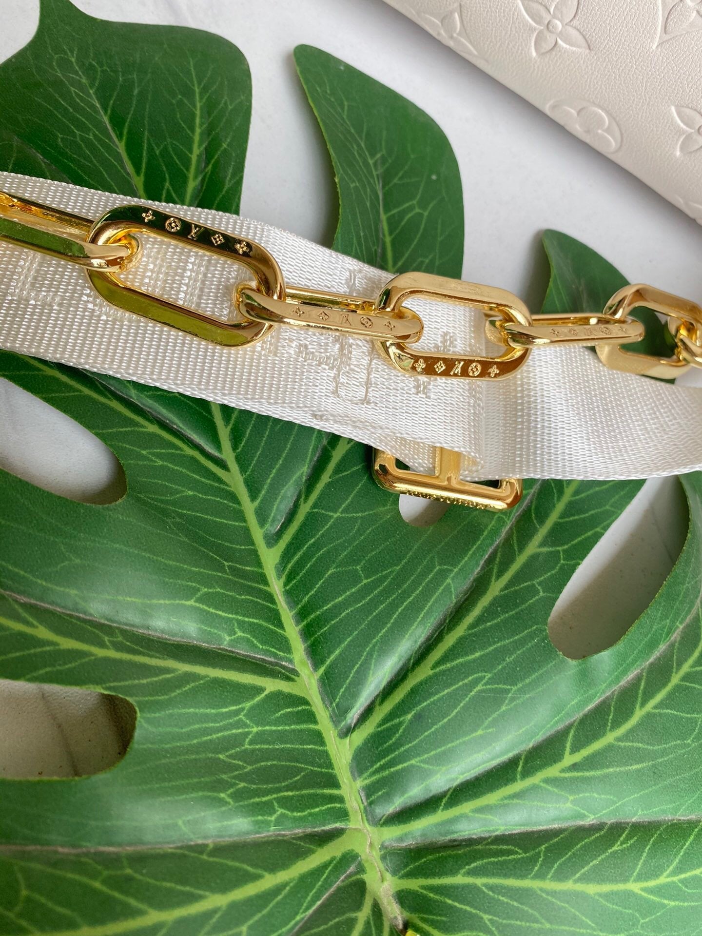 EN - New 1:1 rep  Bags LUV 133