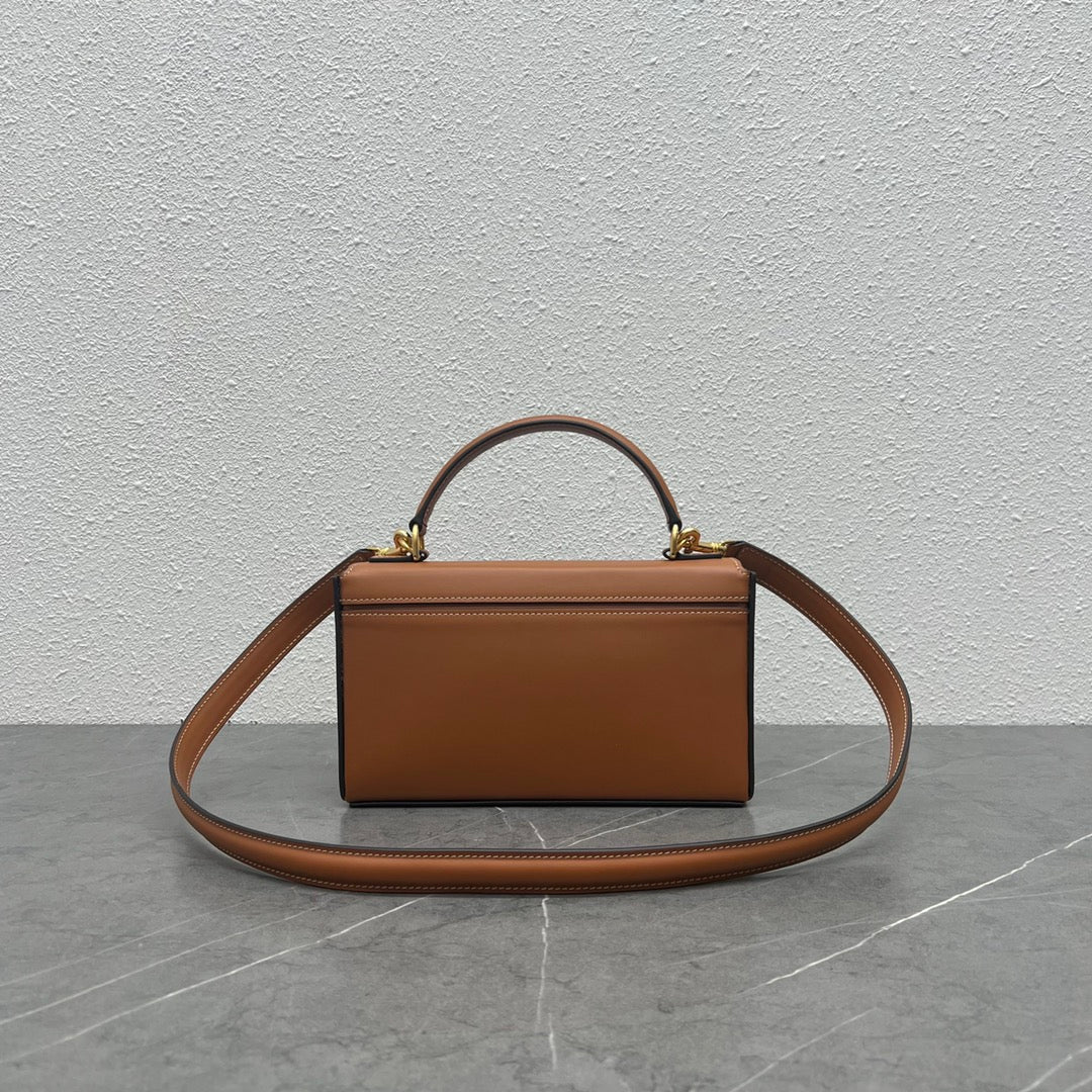 Top Quality Box Triomphe Tan For Women 9in/22cm 199993BFN.04LU