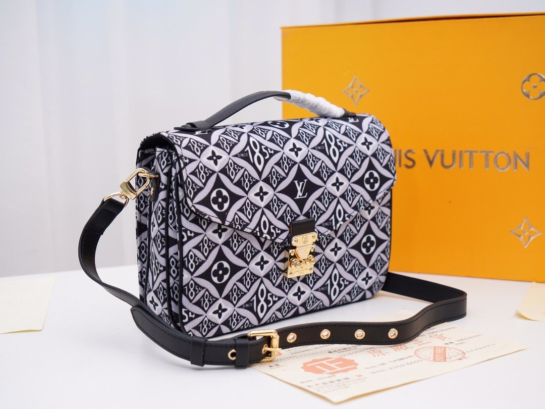 EN - New 1:1 rep  Bags LUV 129