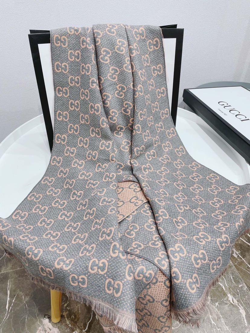 EN - Luxury GCI Scarf 040