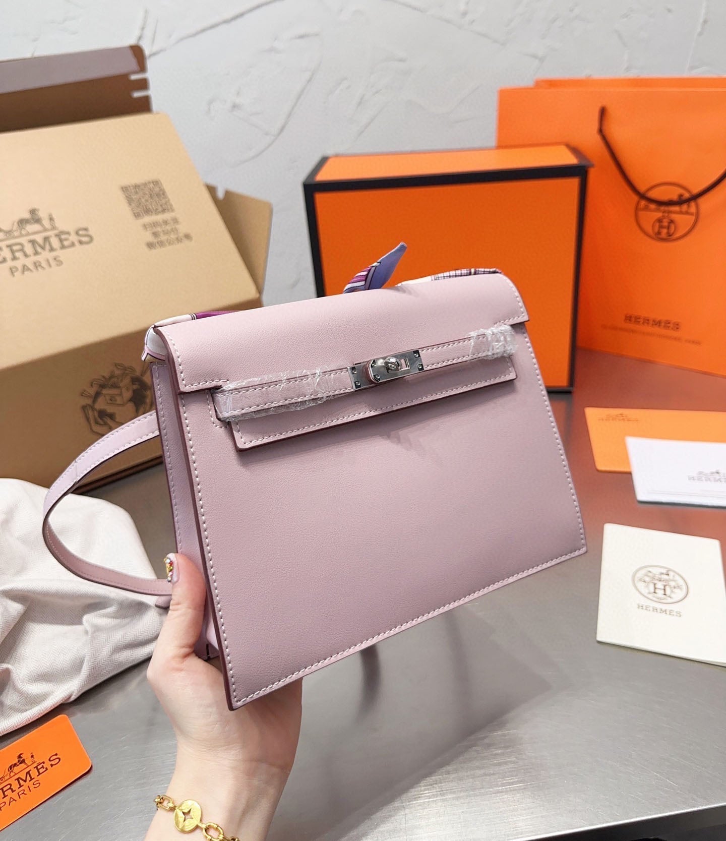 EN - New 1:1 rep  Bags HM 142