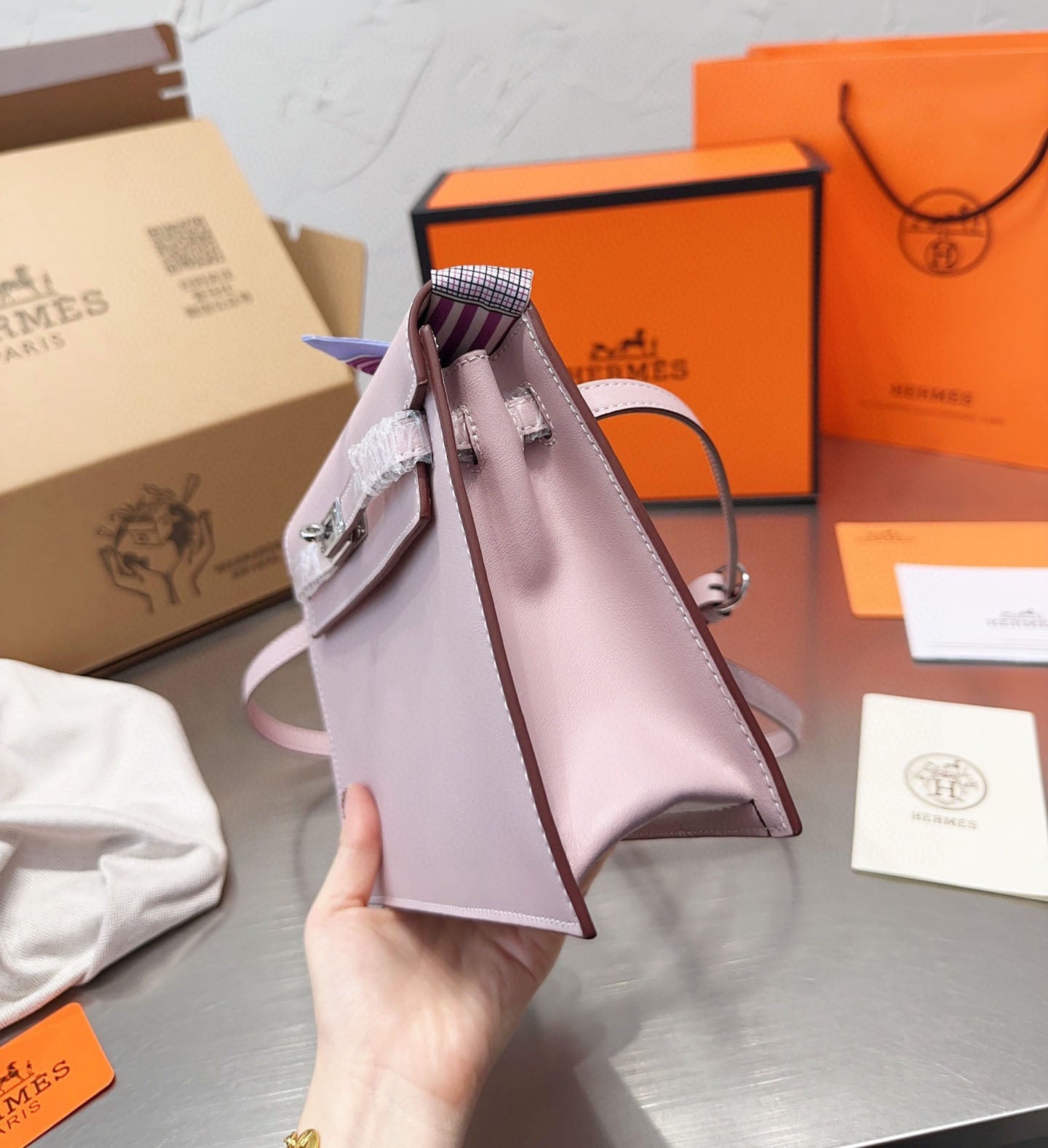 EN - New 1:1 rep  Bags HM 142
