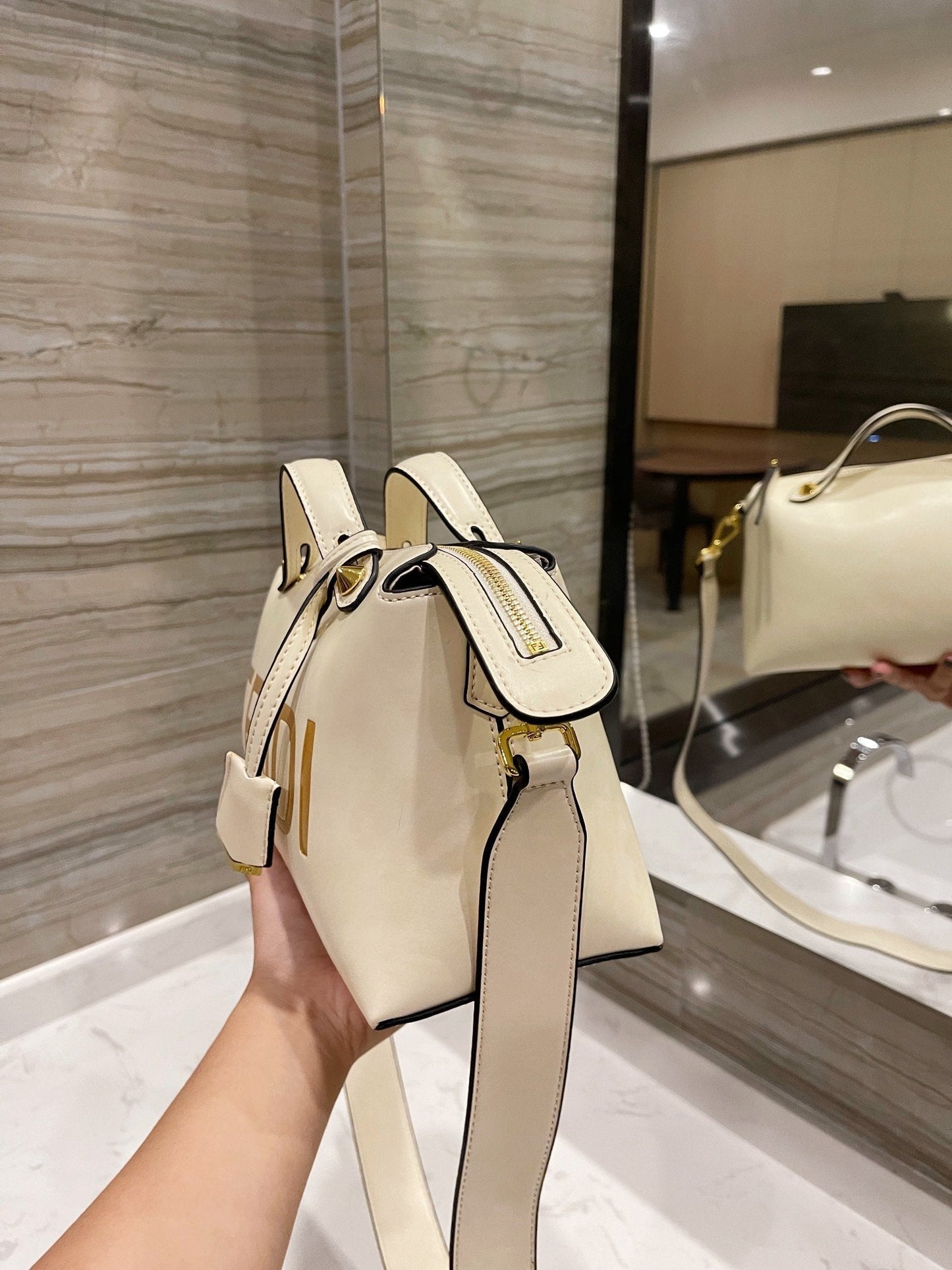 EN - New 1:1 rep  Bags FEI 217