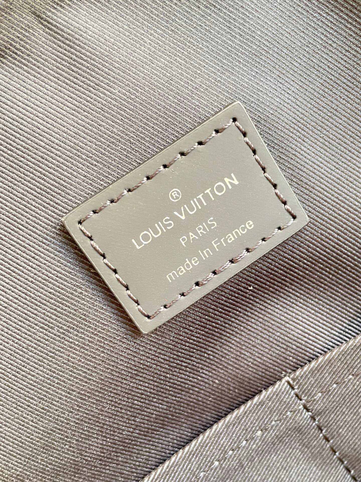 Top Quality Briefcase Explorer Monogram Eclipse Canvas For Men, Bags, Shoulder And Crossbody Bags 15.4in/39cm Top Quality M40566