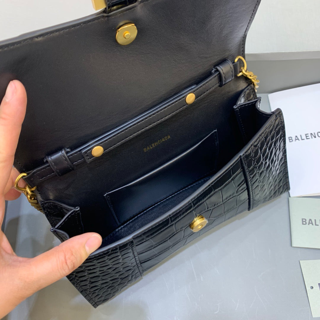 Top Quality Hourglass Wallet On Chain in Black, For Women,  Bags 9in/23cm