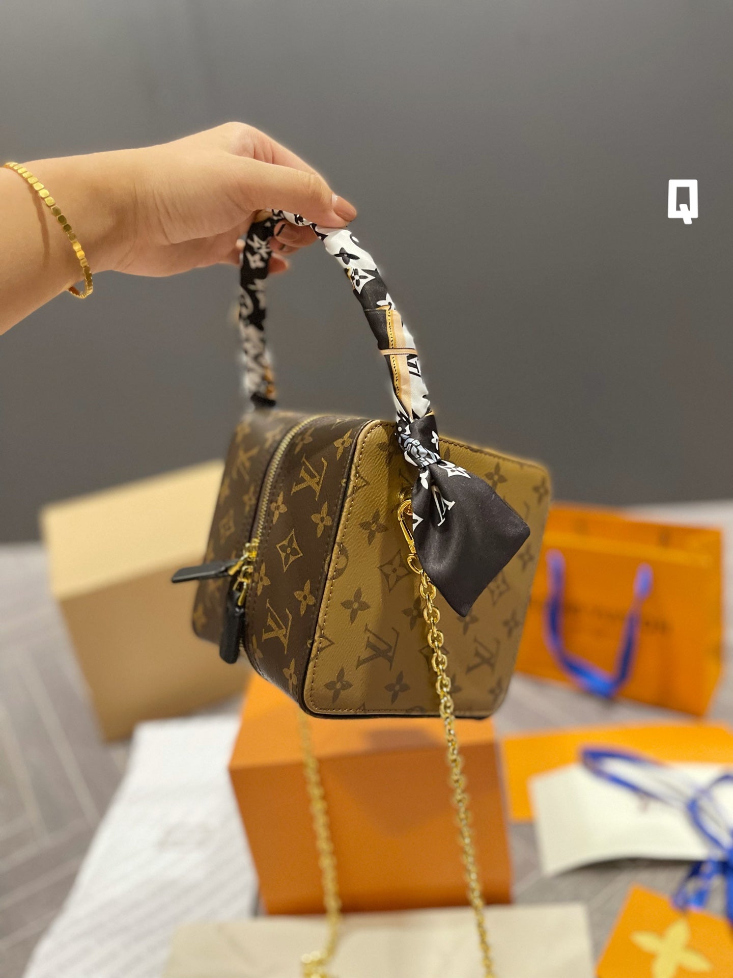 EN - New 1:1 rep Lux Bags LUV 563