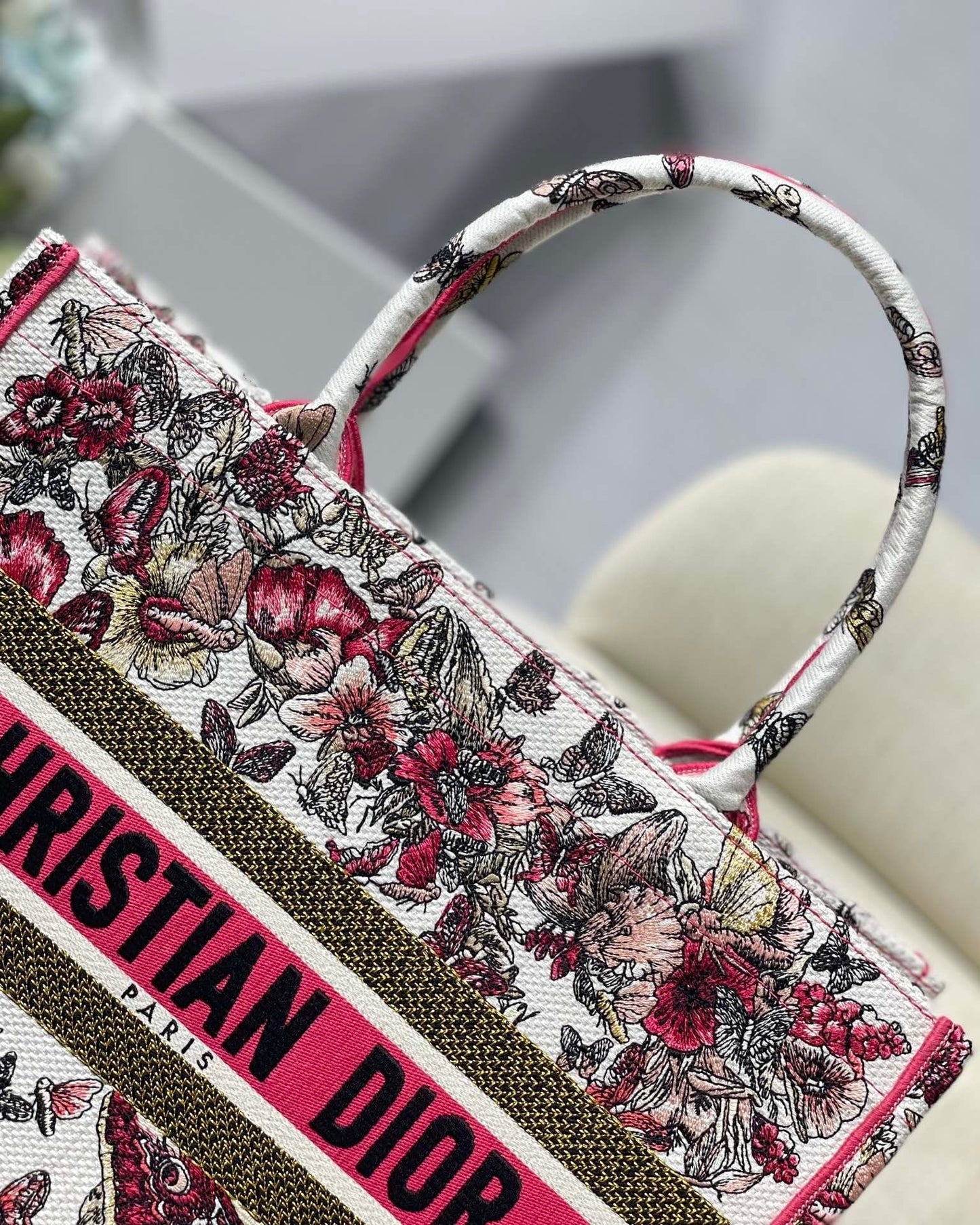 Top Quality MeTop Qualityum Book Tote Pink Multicolor, For Women, Womens Handbags 14in/36cm CD
