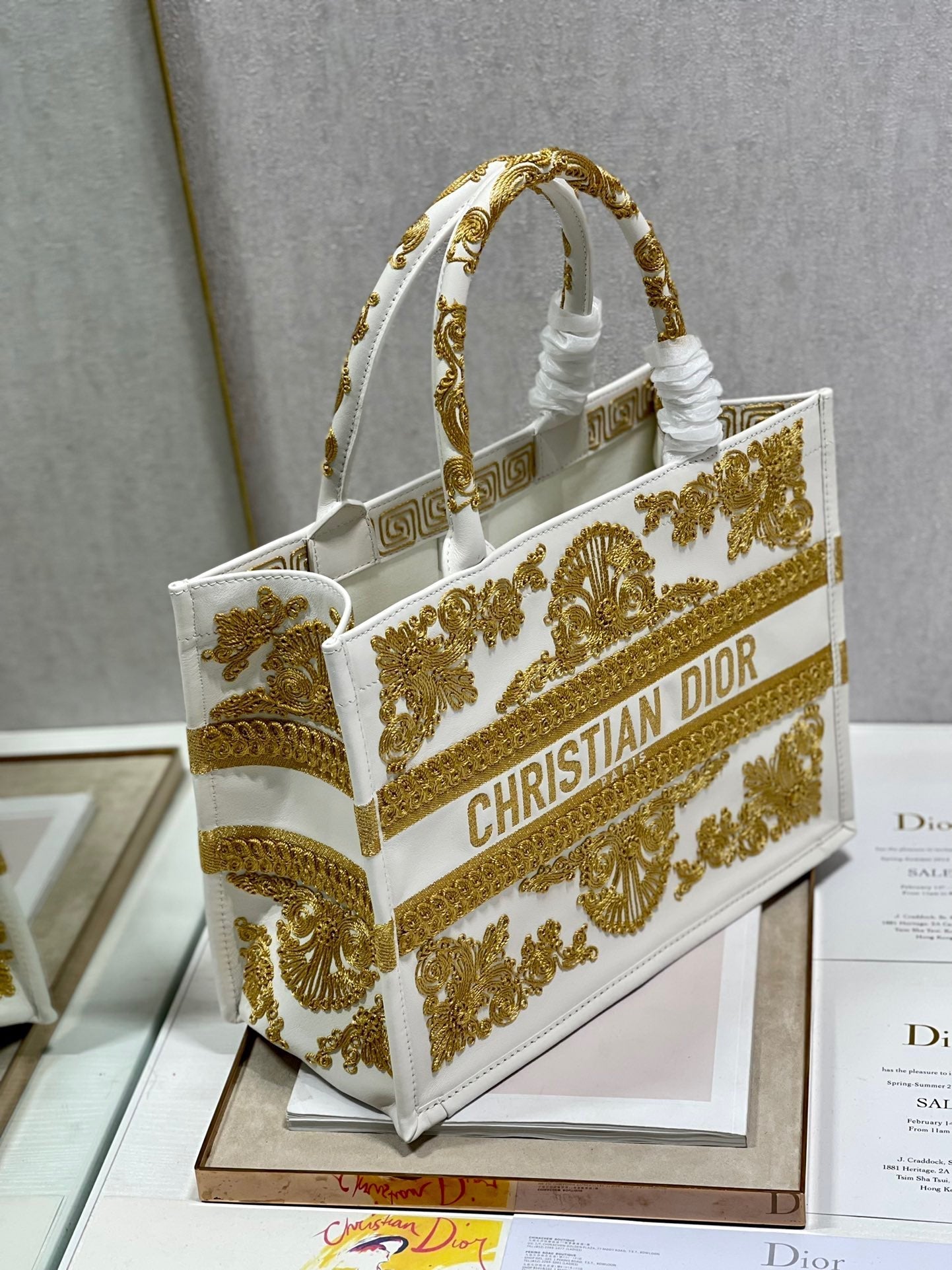 Top Quality MeTop Qualityum Book Tote Gold And White, For Women, Womens Handbags 14in/36cm CD