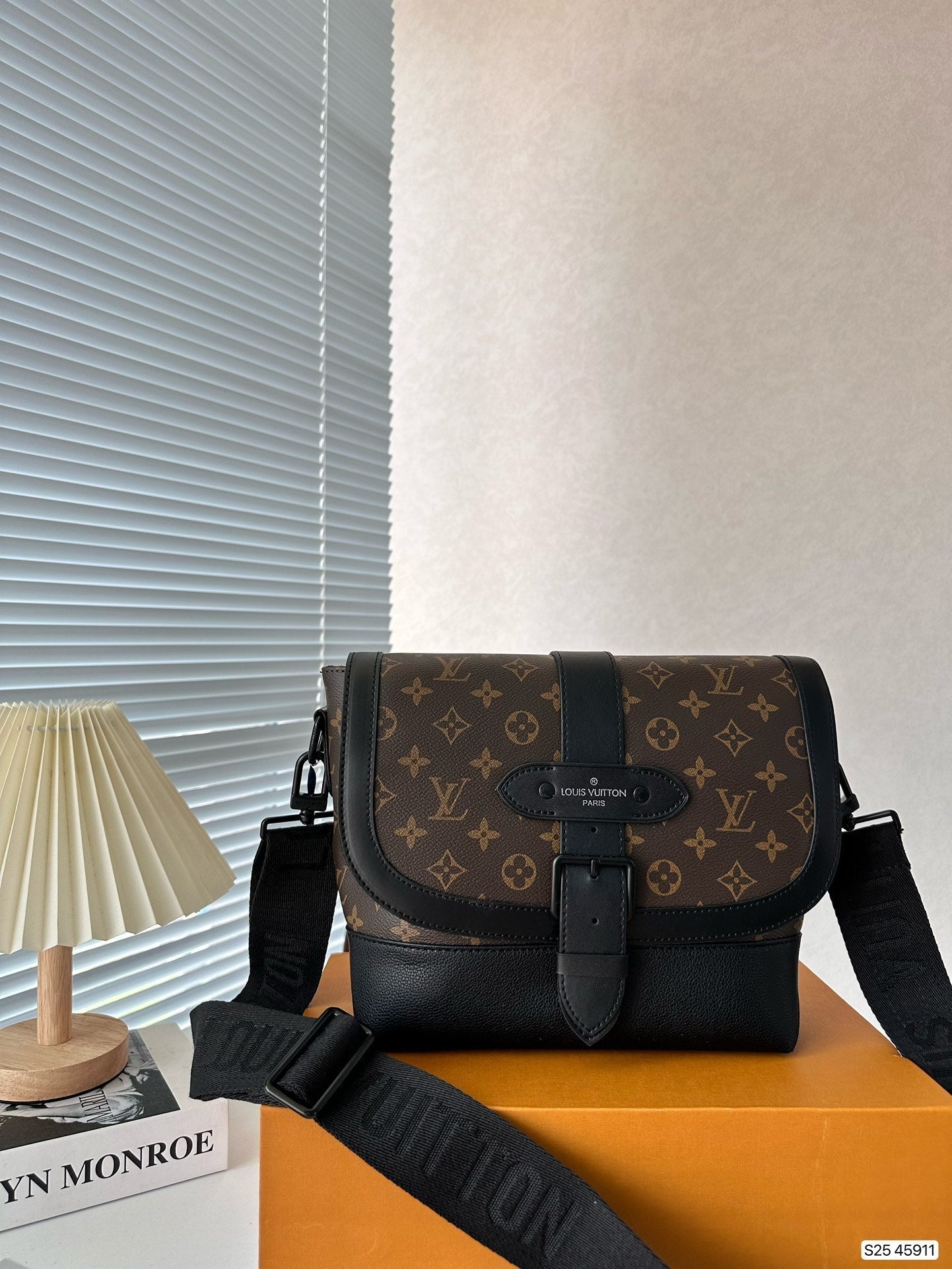 EN - Luxury Bags LUV 840