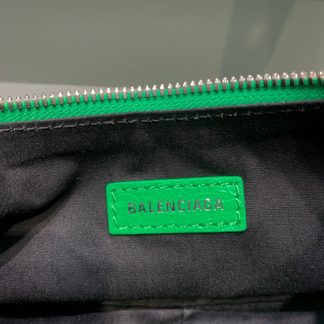 Top Quality Le Cagole XS Shoulder Bag In Green, For Women,  Bags 10.2in/26cm 6713091VG9Y3809