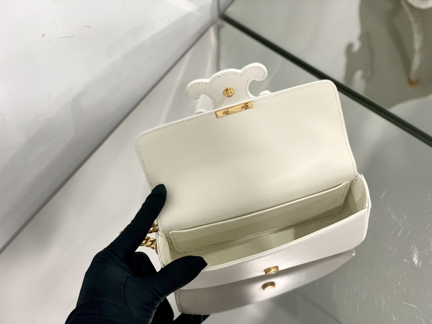 Top Quality Chain Shoulder Bag Cuir Triomphe White For Women 7.9in/20cm