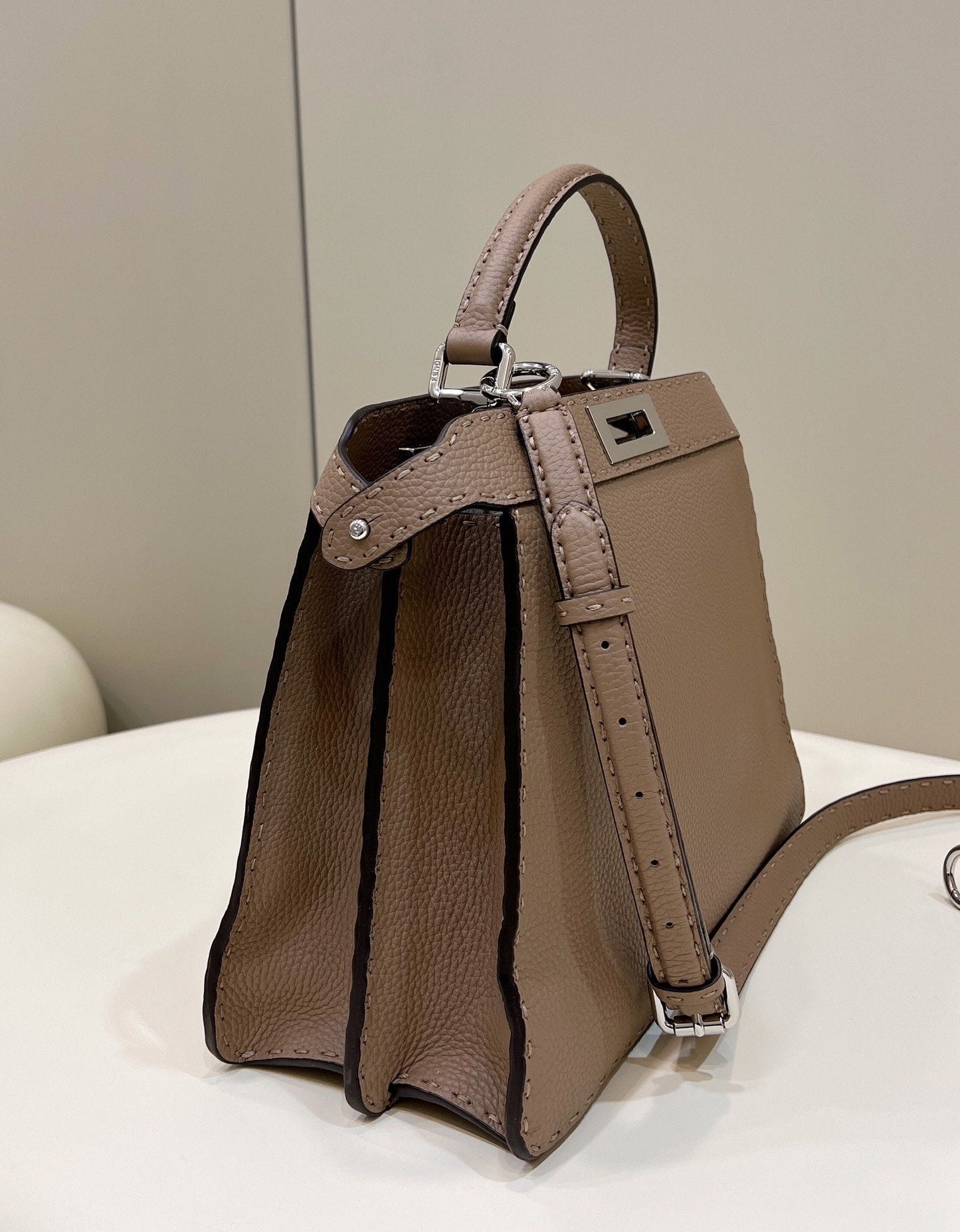 FI Top Quality ISeeU MeTop Qualityum Brown For Women, Handbags, Shoulder Bags 13.1in/33.5cm FF