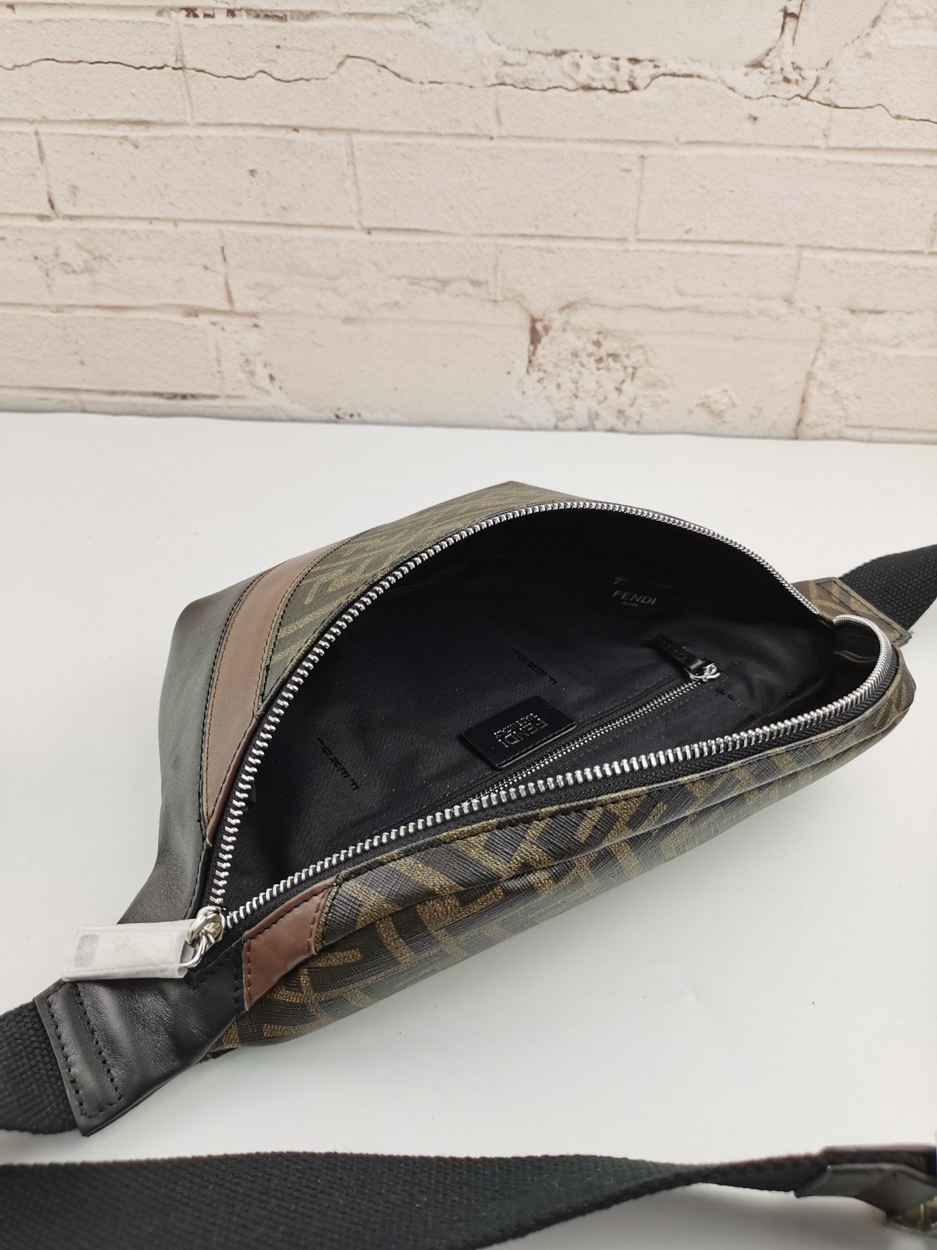EN - New 1:1 rep  Bags FEI 170