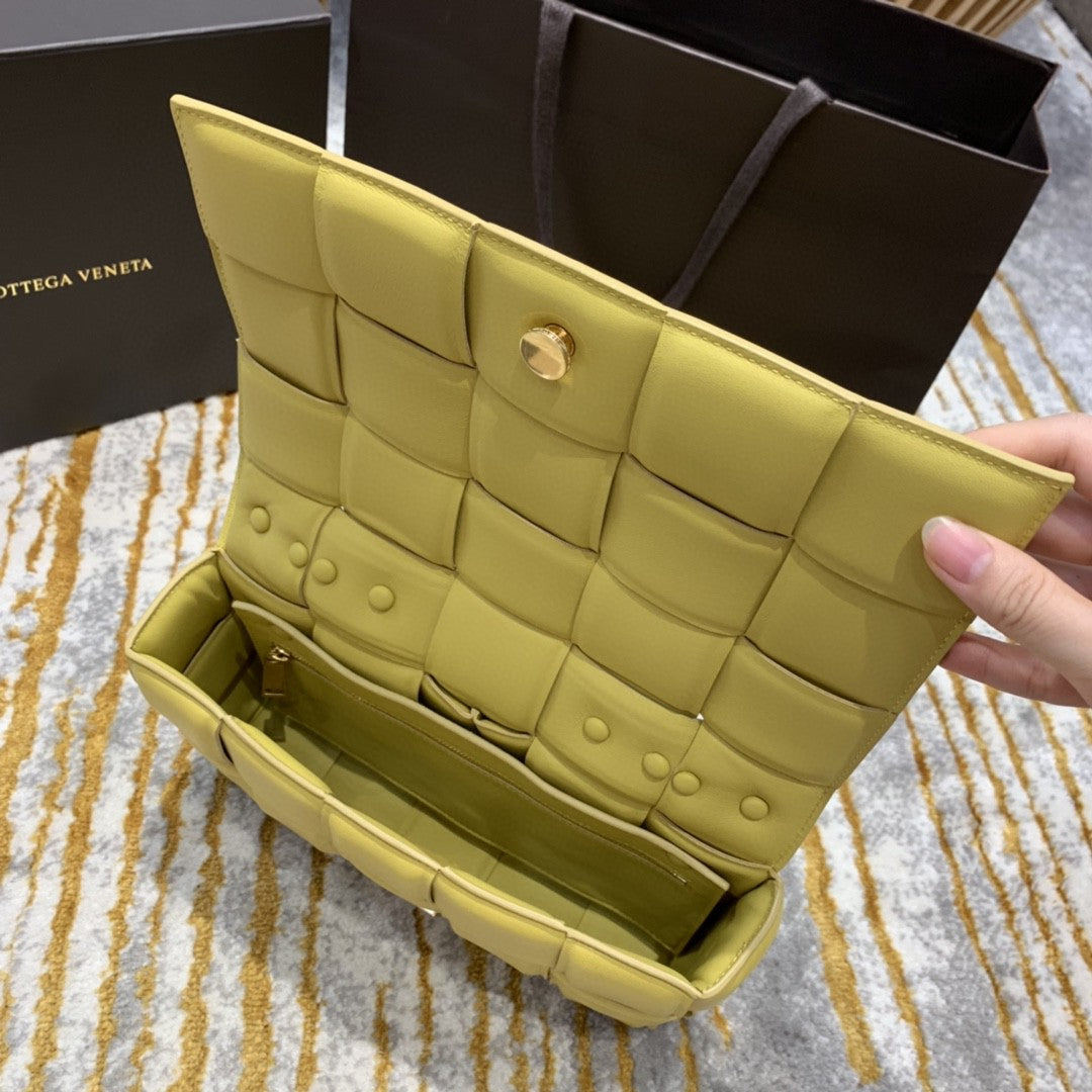 Top Quality Chain Cassette Bag For Women 10.2in/26cm In Yellow