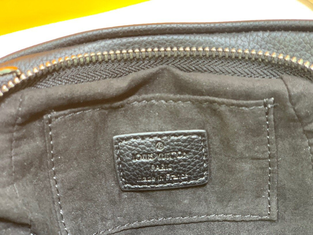 EN - New 1:1 rep  Bags LUV 122