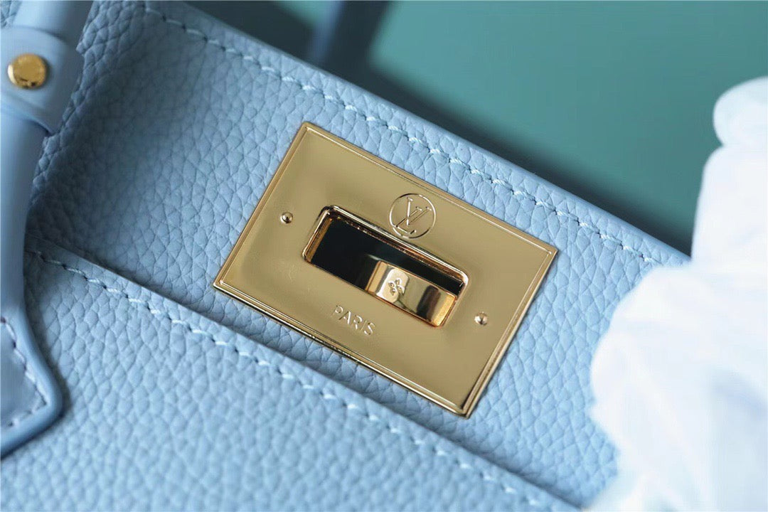 Top Quality On My Side PM Mahina Bleu Nuage Blue For Women,  Shoulder And Crossbody Bags 25cm/9.8in Top Quality M59432