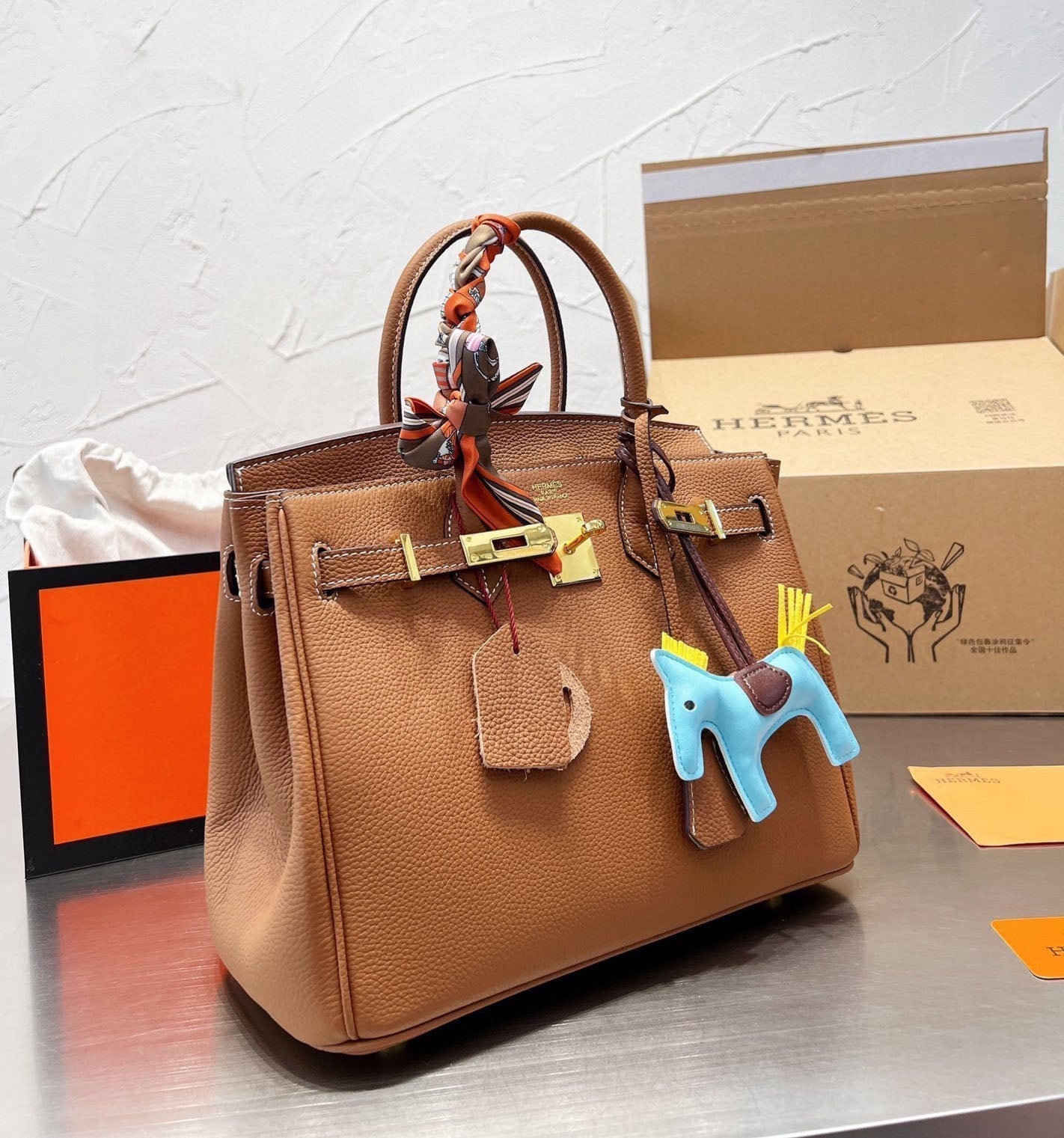 EN - New 1:1 rep  Bags HM 133