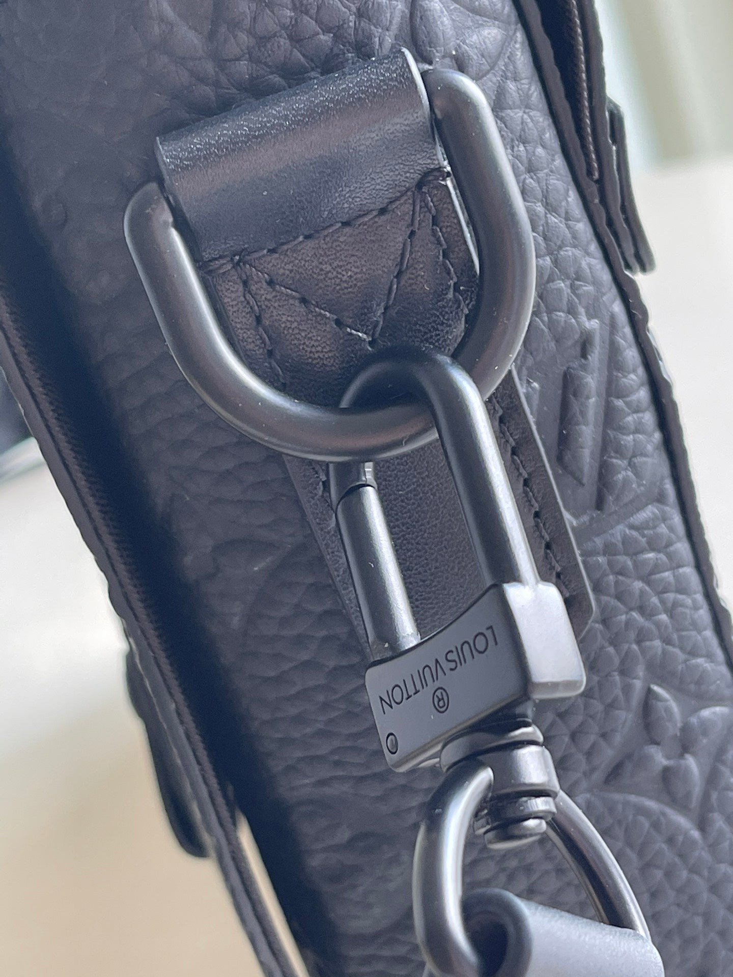 Top Quality Trunk Messenger Taurillon Monogram Black For Men, Bags, Shoulder And Crossbody Bags 9.4in/21cm Top Quality M57726