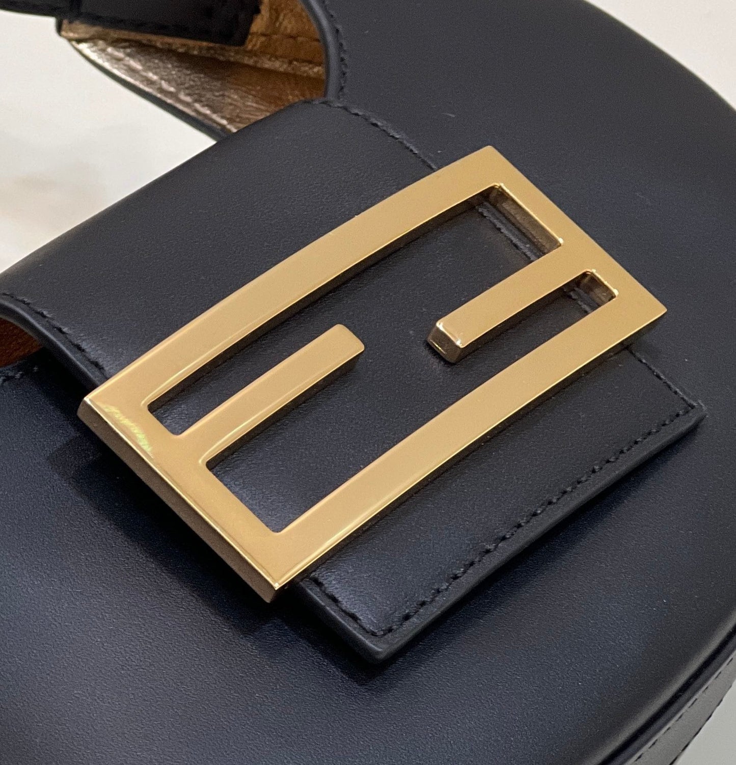 Top QualityTop Quality Cookie Black For Women, Women’s Handbags, Shoulder Bags 7in/19cm FF 8BS065AAIWF0KUR