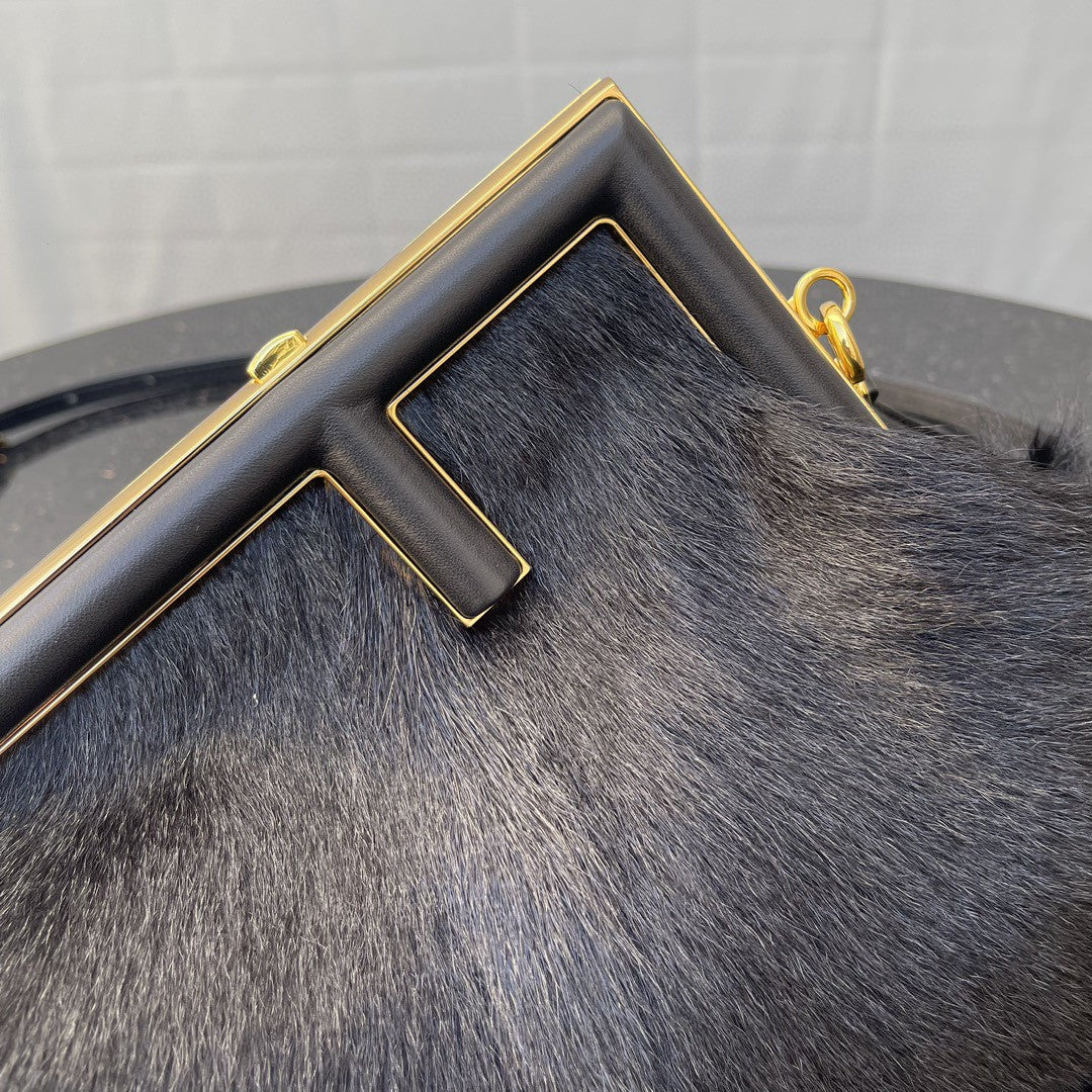 Top QualityTop Quality Top QualityTop Qualityrst Small Black Fox Fur Bag For Woman 26cm/10in