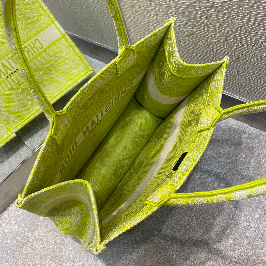Top Quality MeTop Qualityum Book Tote Lime Toile de Jouy Reverse Embroidery For Women 36cm/16.5in CD