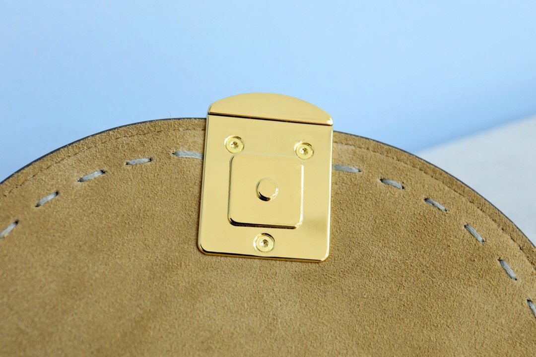 EN - New 1:1 rep  Bags FEI 056