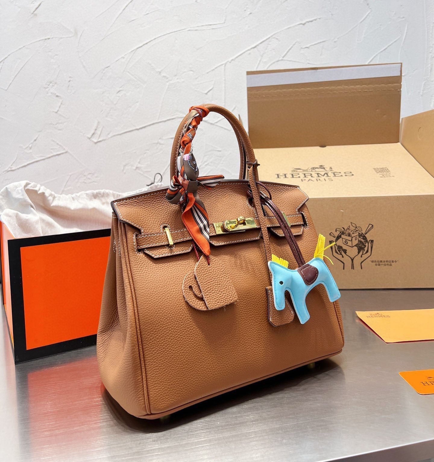 EN - New 1:1 rep  Bags HM 133