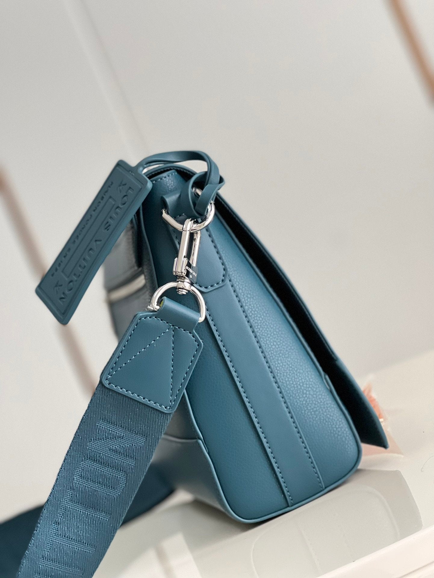 Top Quality Messenger Grain Blue For Men, Bags, Shoulder And Crossbody Bags 11in/28cm Top Quality M59327