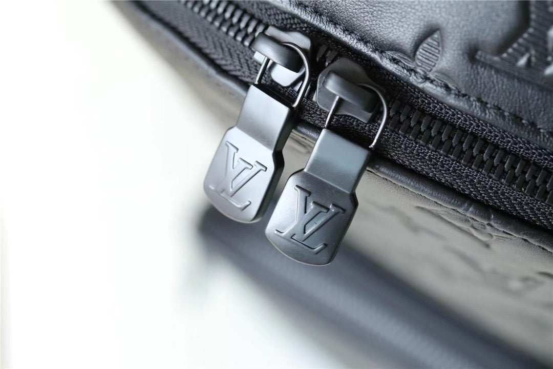 Top Quality Racer Slingbag Monogram Shadow Black For Men, Backpacks 16.5in/42cm Top Quality M46107