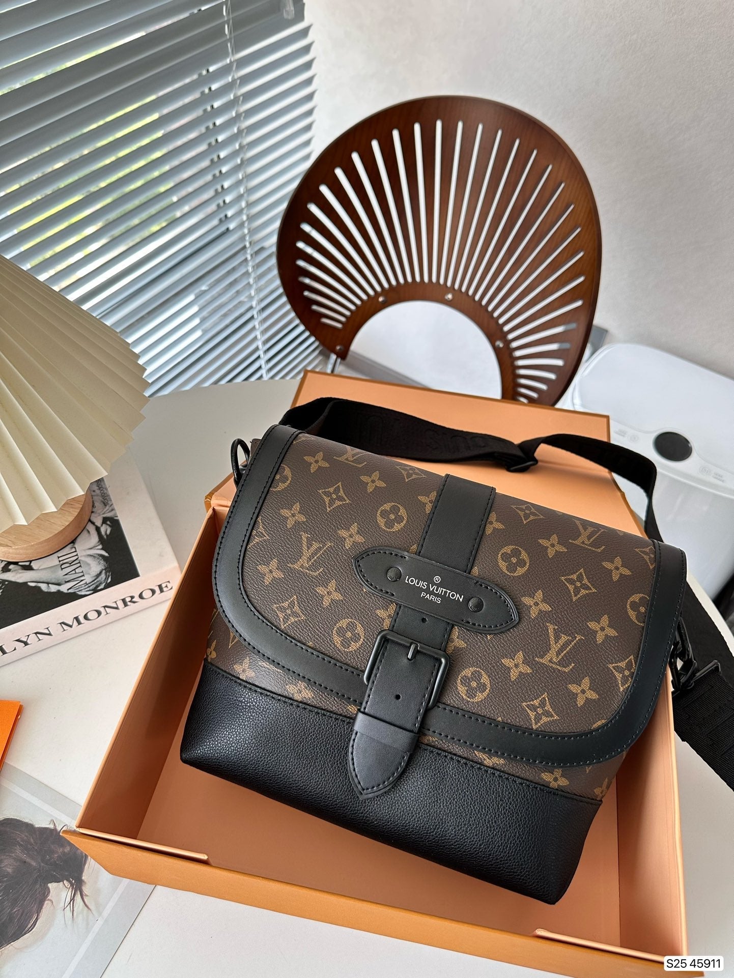 EN - Luxury Bags LUV 840