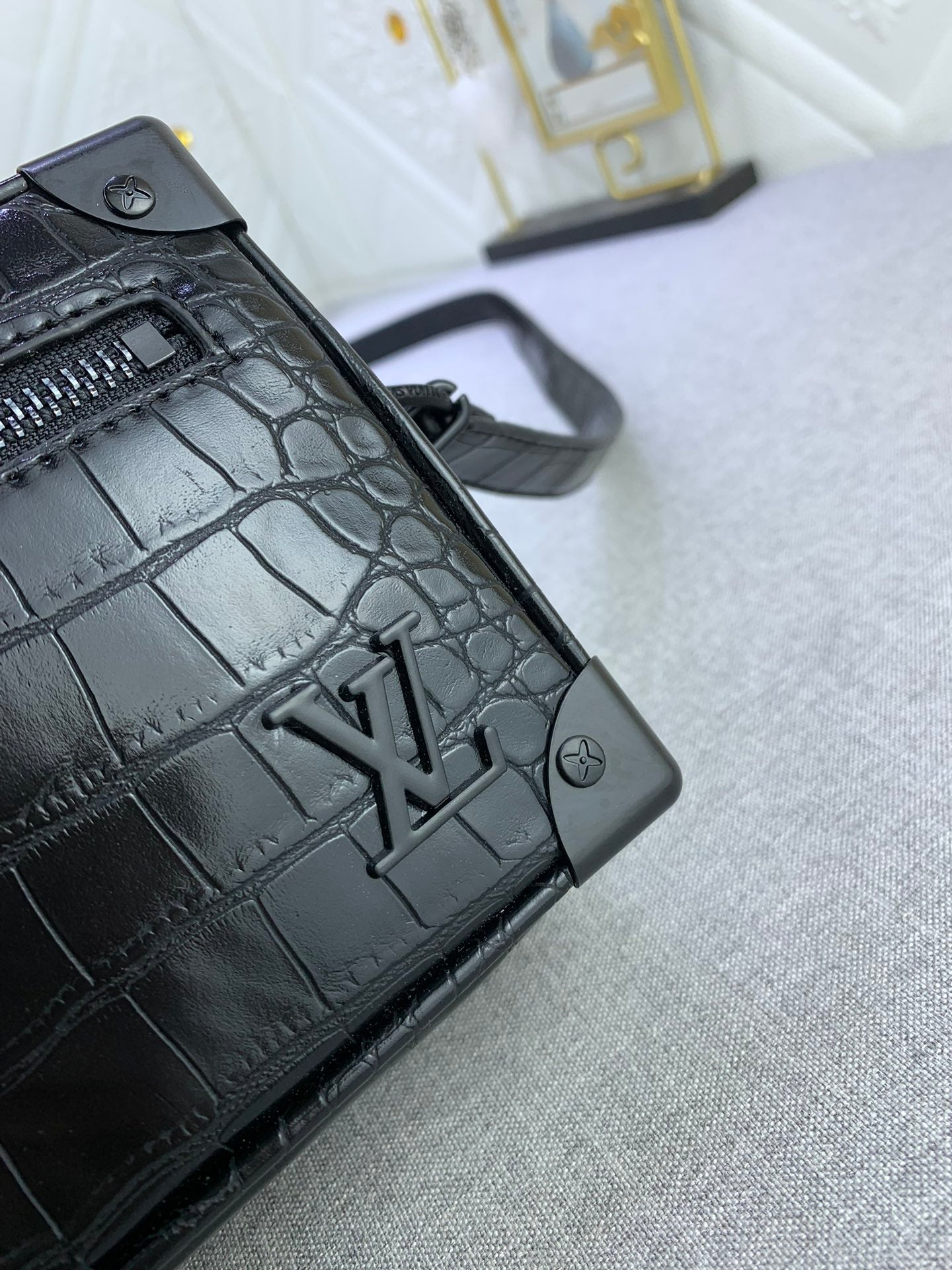 EN - New 1:1 rep  Bags LUV 660
