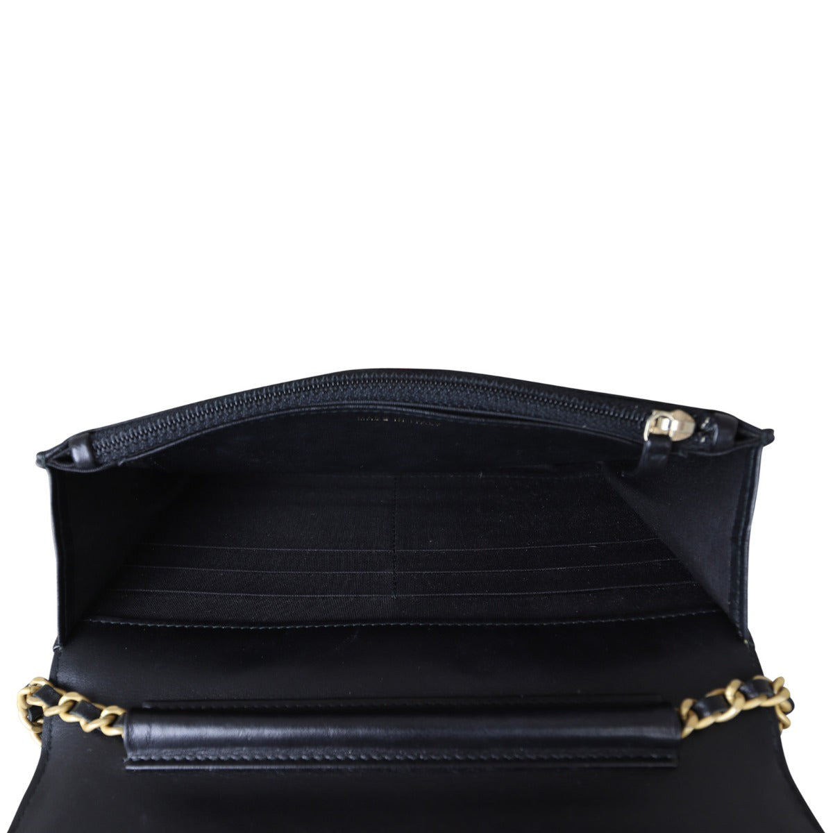 Chanel CC Filigree Wallet on Chain