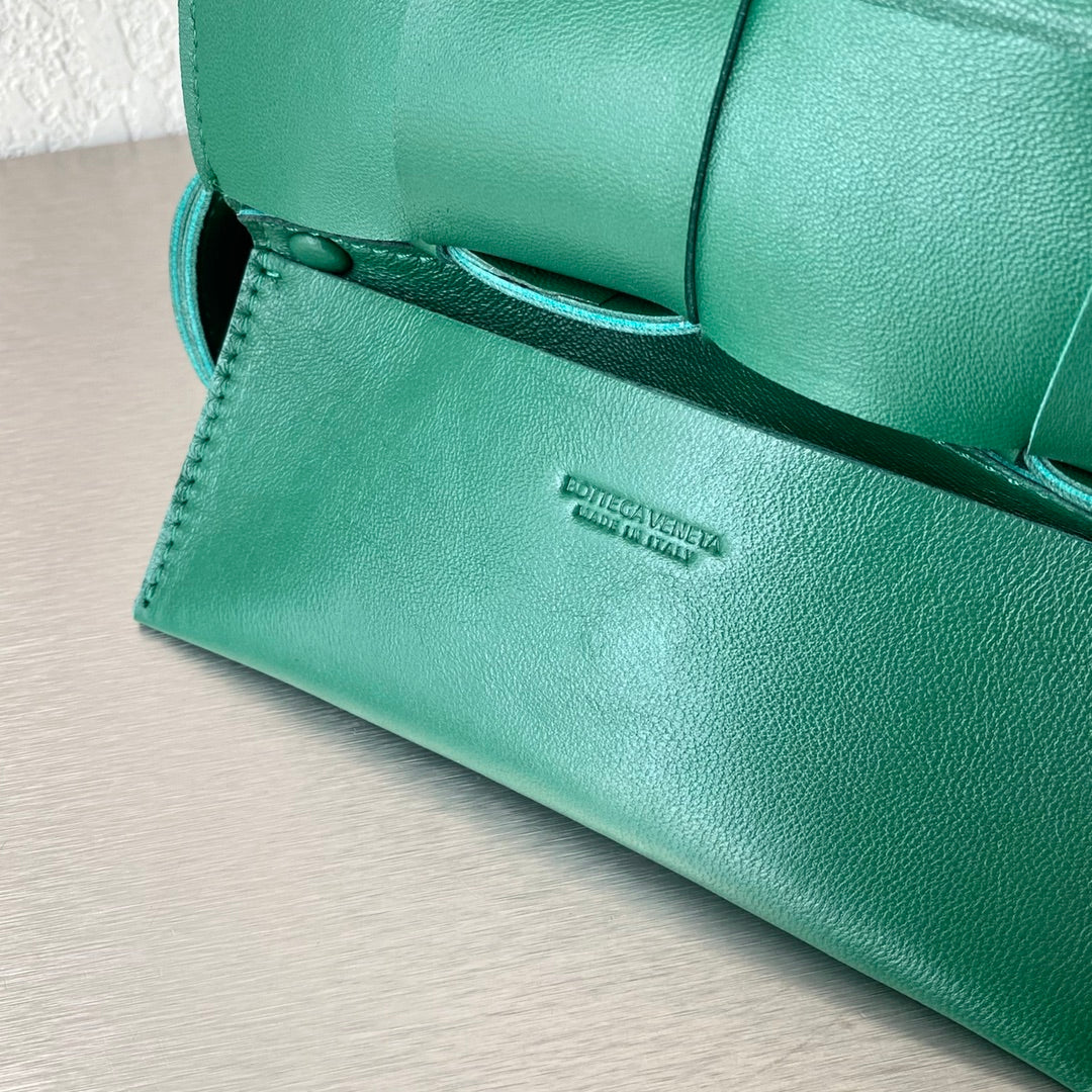Top Quality Belt Cassette Dark Green, For Women, Women’s Bags 6.9in/17.5cm