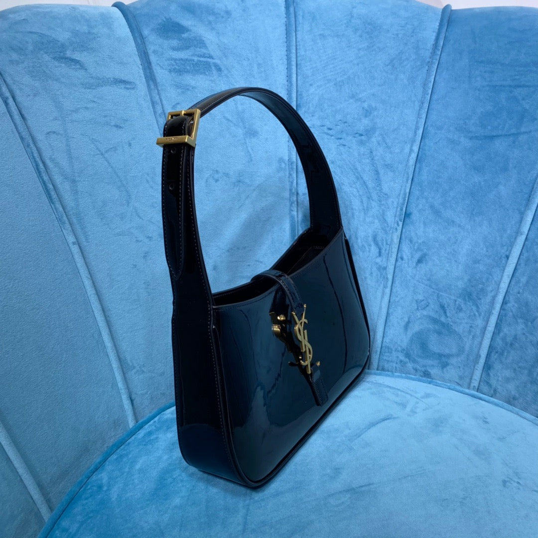 Top Quality Le 5 À 7 Hobo Bag In Smooth Noir For Women 9in/23cm YSL 6572280UF0W1000