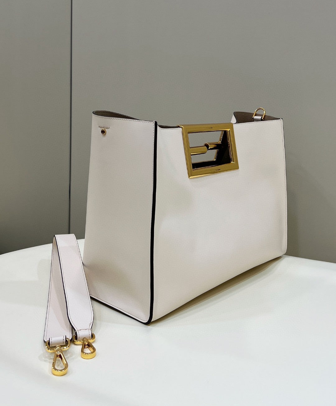 Top QualityTop Quality Way Medium White Bag For Woman 29.5cm/11.5in
