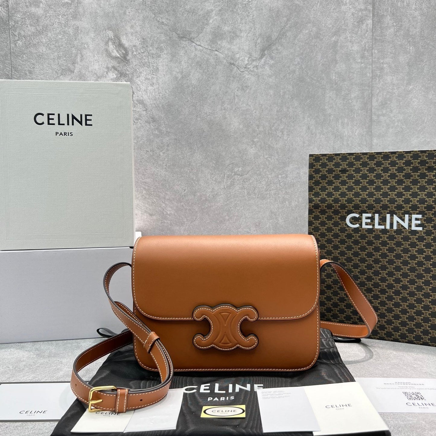 Top Quality Classique Cuir Triomphe Bag Tan For Women 9in/22cm 199223BFN.04LU