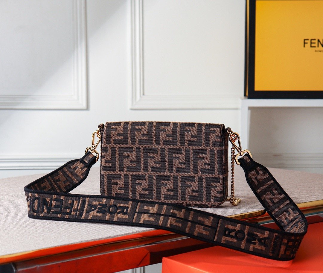 EN - New 1:1 rep  Bags FEI 068