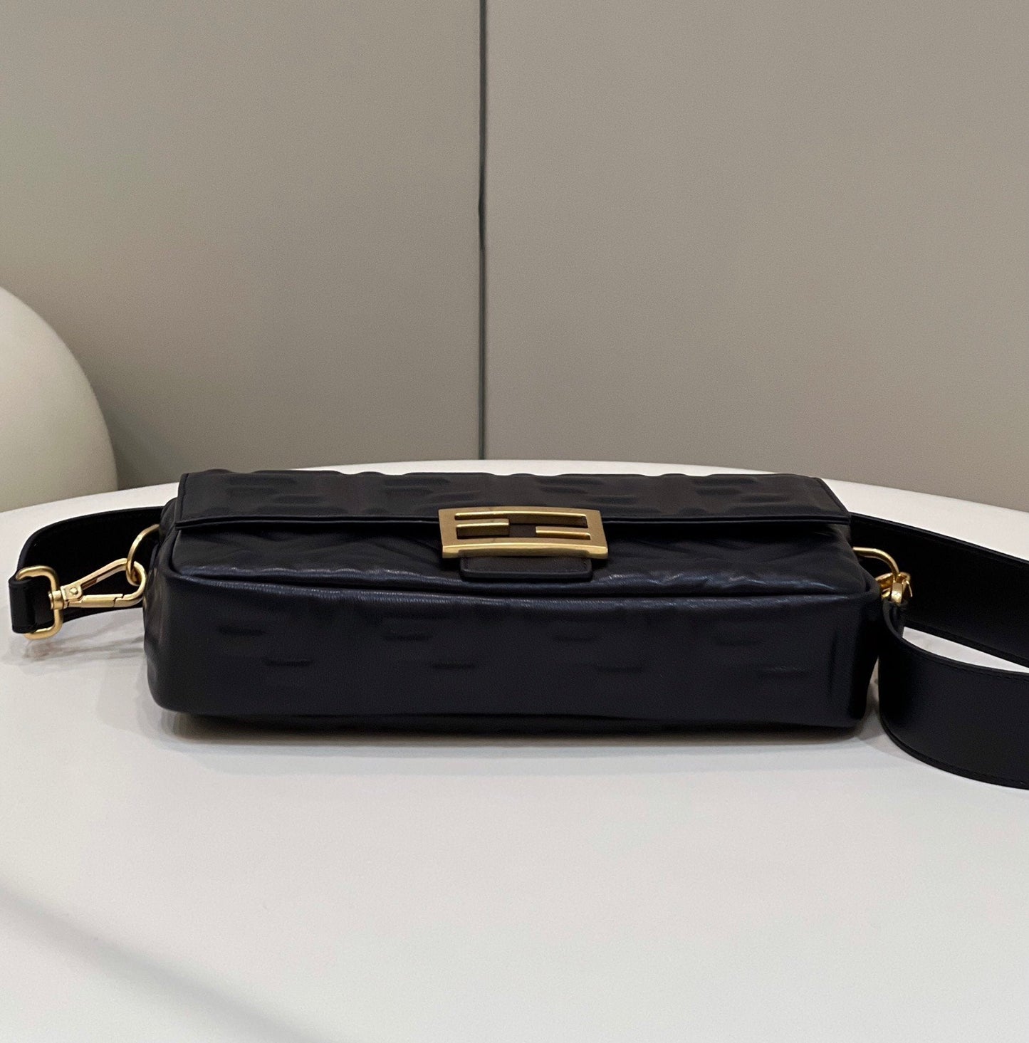 Top QualityTop Quality Baguette Black For Women, Women’s Handbags, Shoulder And Crossbody Bags 10in/27cm FF 8BR600A72VF15ZW