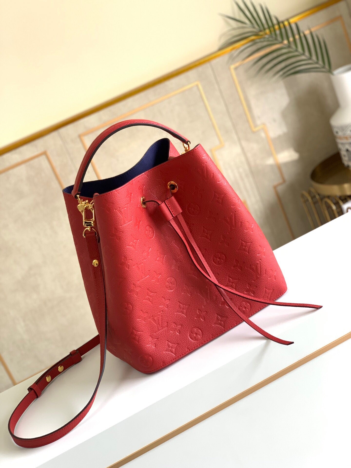 Top Quality NeoNoe MM Bucket Bag Monogram Empreinte Red For Women, Womens Bags, Shoulder Bags 10.2in/26cm Top Quality