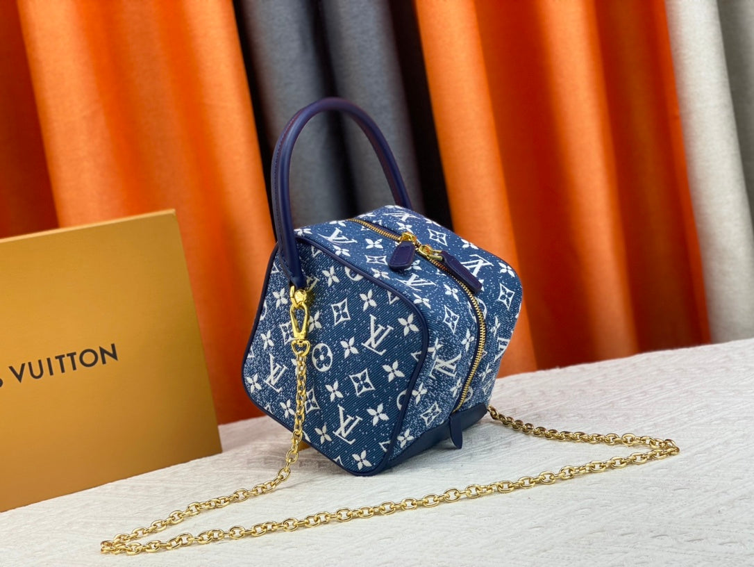 EN - New 1:1 rep  Bags LUV 677