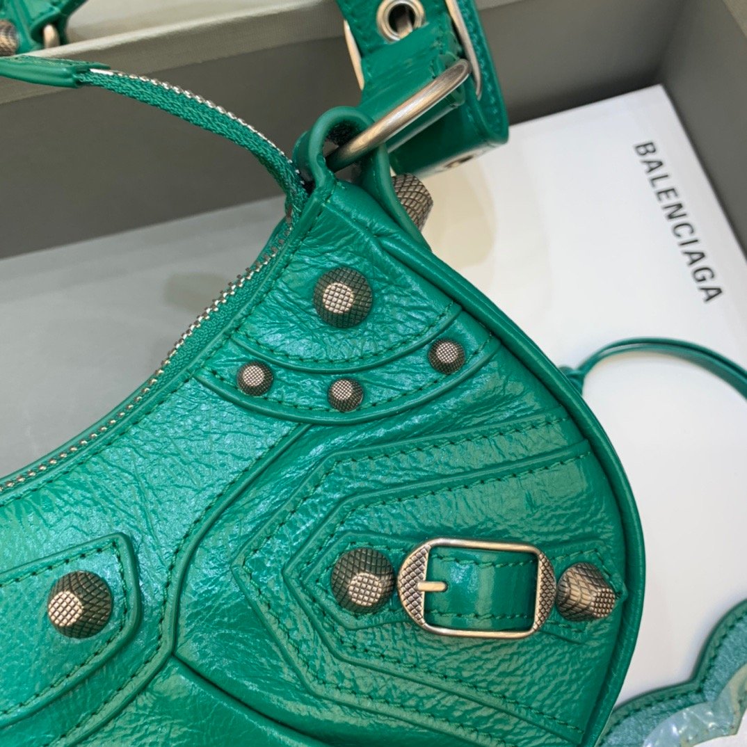 Top Quality Le Cagole XS Shoulder Bag In Green, For Women,  Bags 10.2in/26cm