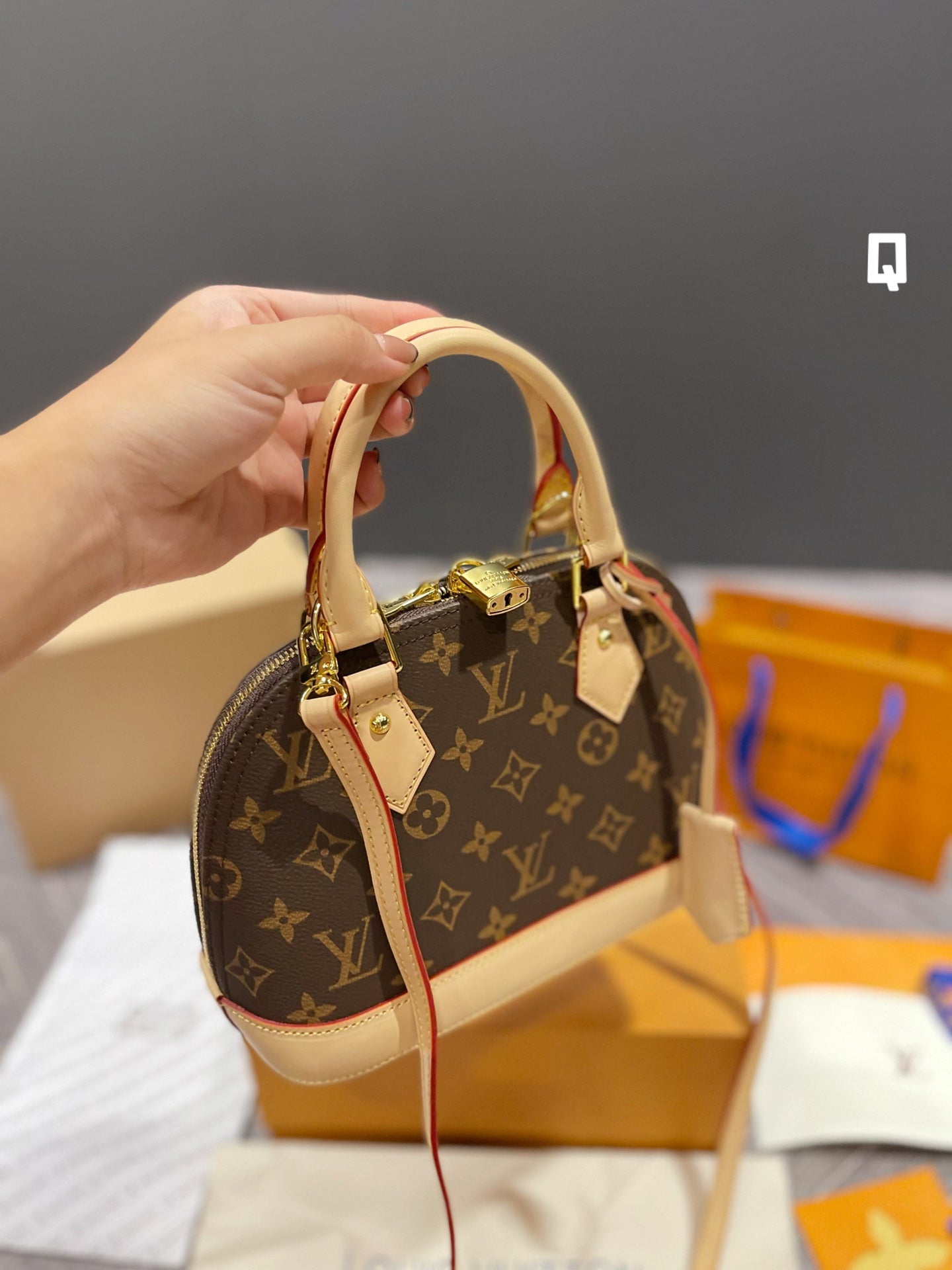 EN - New 1:1 rep Lux Bags LUV 564