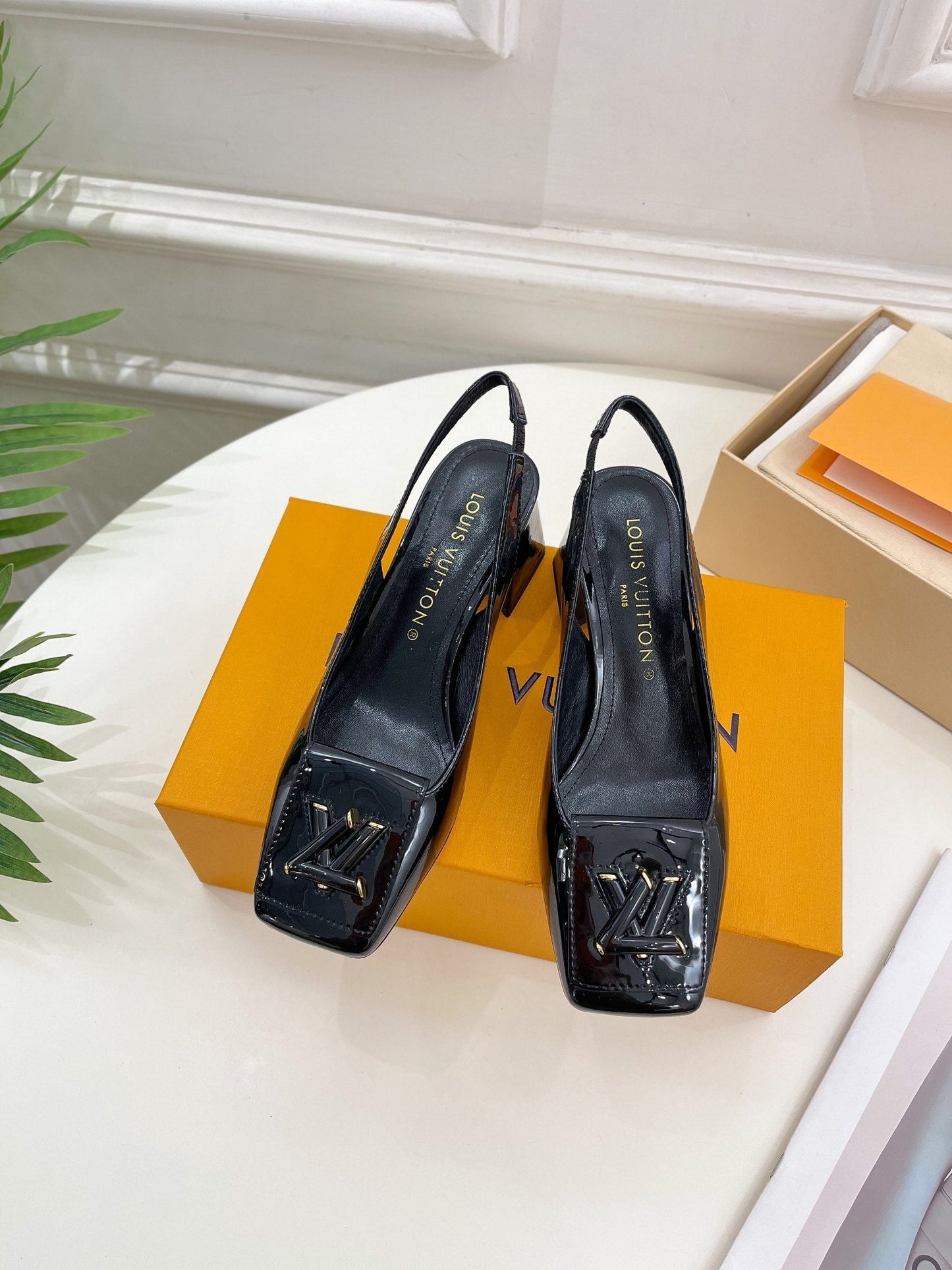 New 1:1 rep LUV High Heel Shoes 032