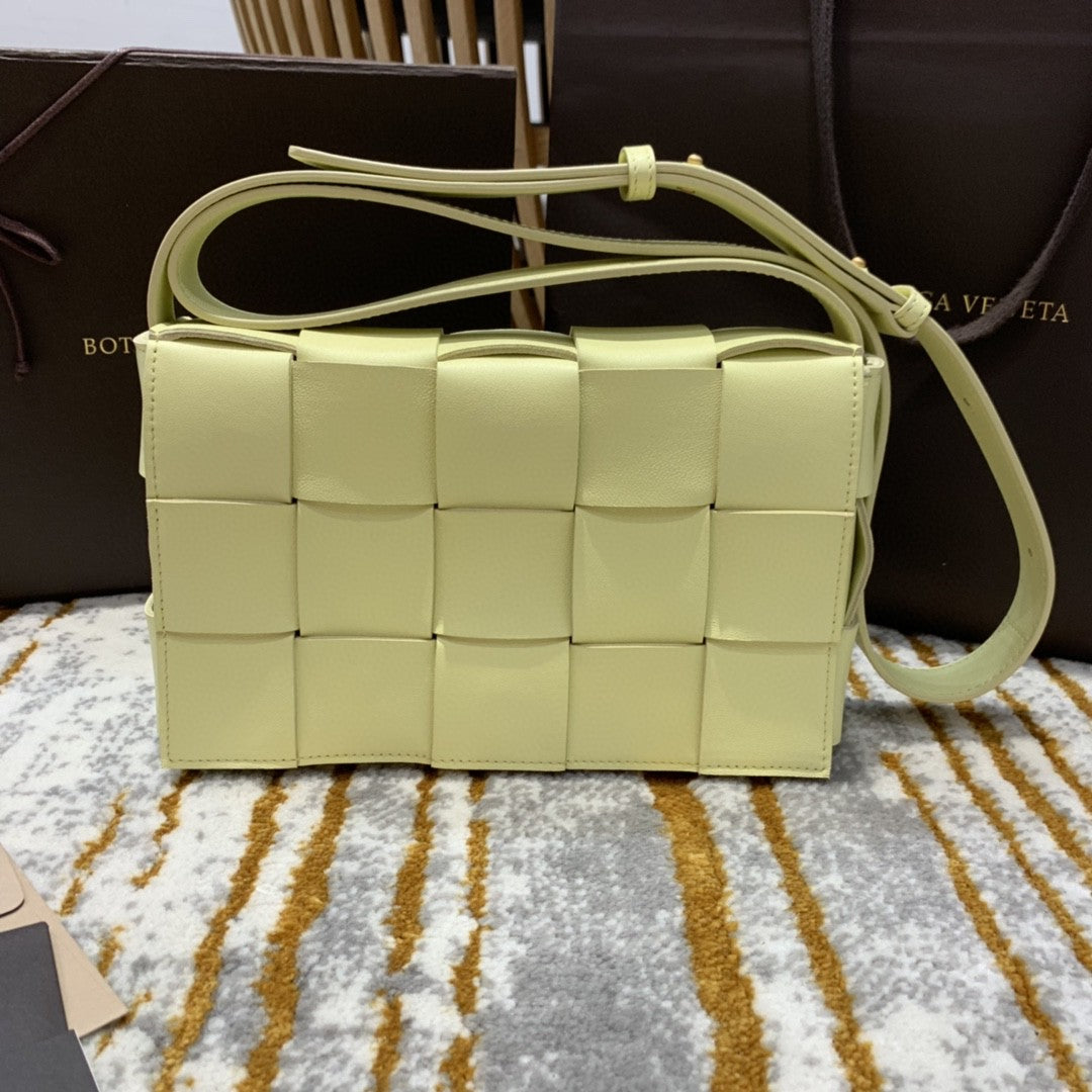 Top Quality Cassette Bag For Women 9.1in/23cm In Light Yellow