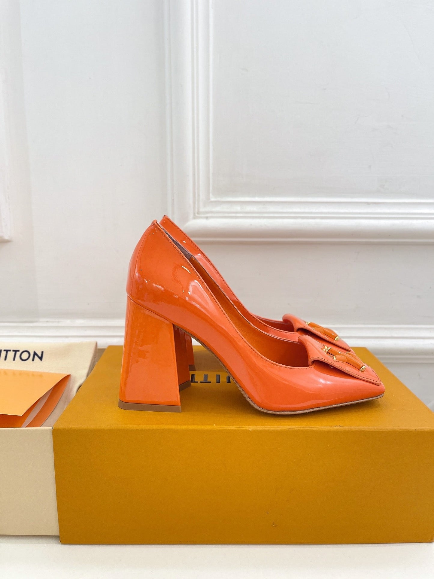 New 1:1 rep LUV High Heel Shoes 010