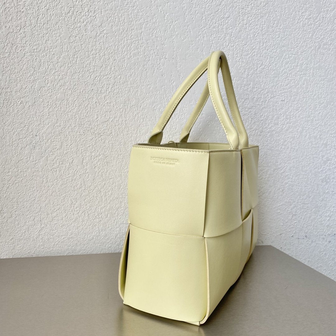 Top Quality Arco Tote Bag For Women 16.14in/41cm In Yellow ITop Quality Cream 609175VCQC27450