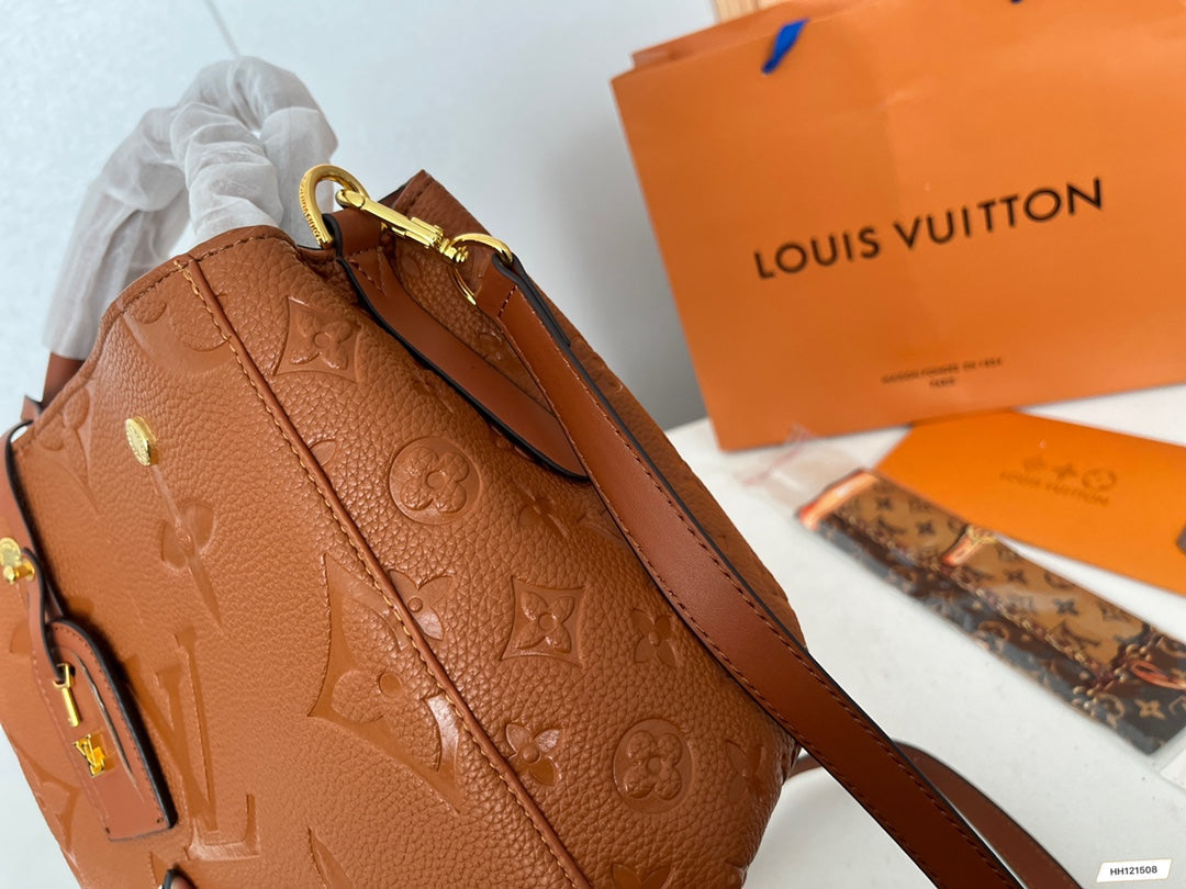 EN - New 1:1 rep Lux Bags LUV 527