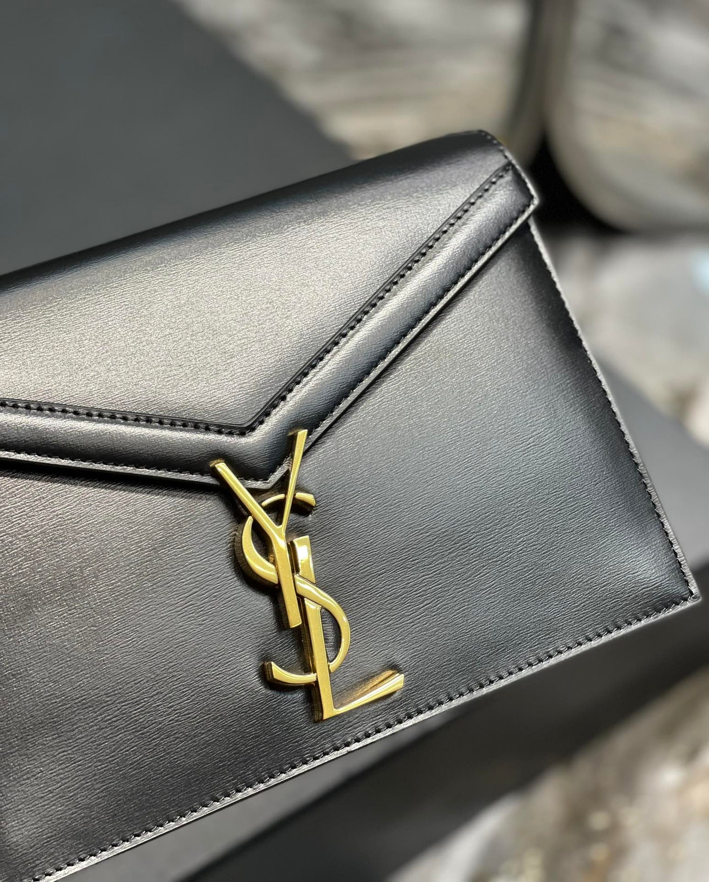 YSSL Cassandra Medium Chain Bag Black In Grain De Poudre Embossed For Women 8in/22cm YSL 5327500SXSW1000
